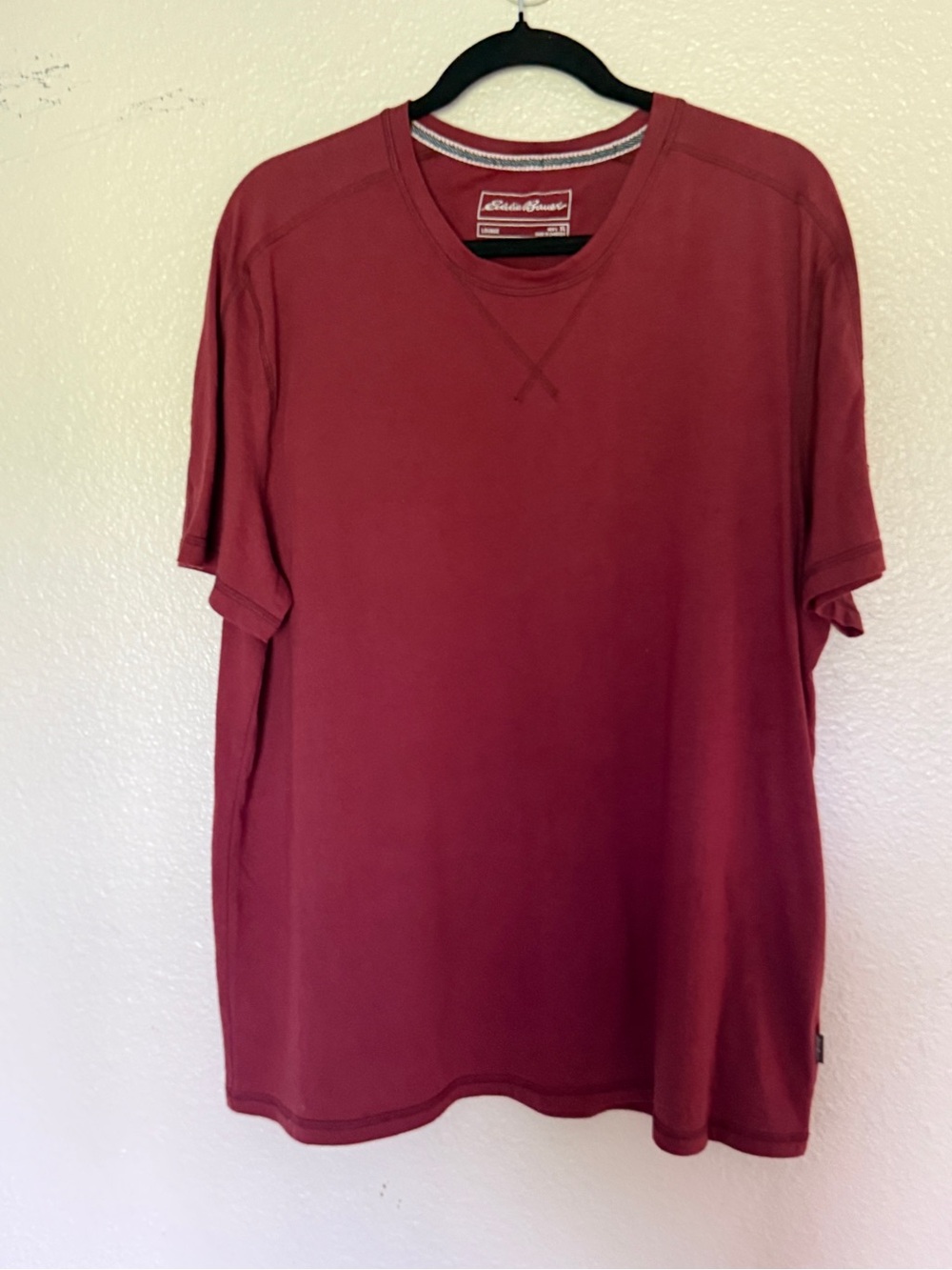 Eddie Bauer Short-Sleeve Crew Tee in Wine Red